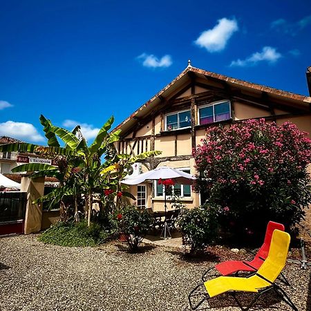 Meuble 3 Etoiles Dans Un Petit Village Du Gers Villecomtal-Sur-Arros Extérieur photo