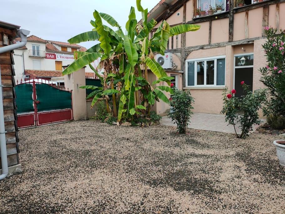Meuble 3 Etoiles Dans Un Petit Village Du Gers Villecomtal-Sur-Arros Extérieur photo