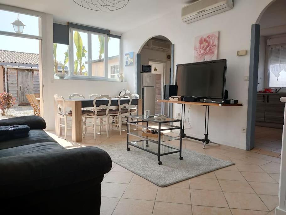 Meuble 3 Etoiles Dans Un Petit Village Du Gers Villecomtal-Sur-Arros Extérieur photo