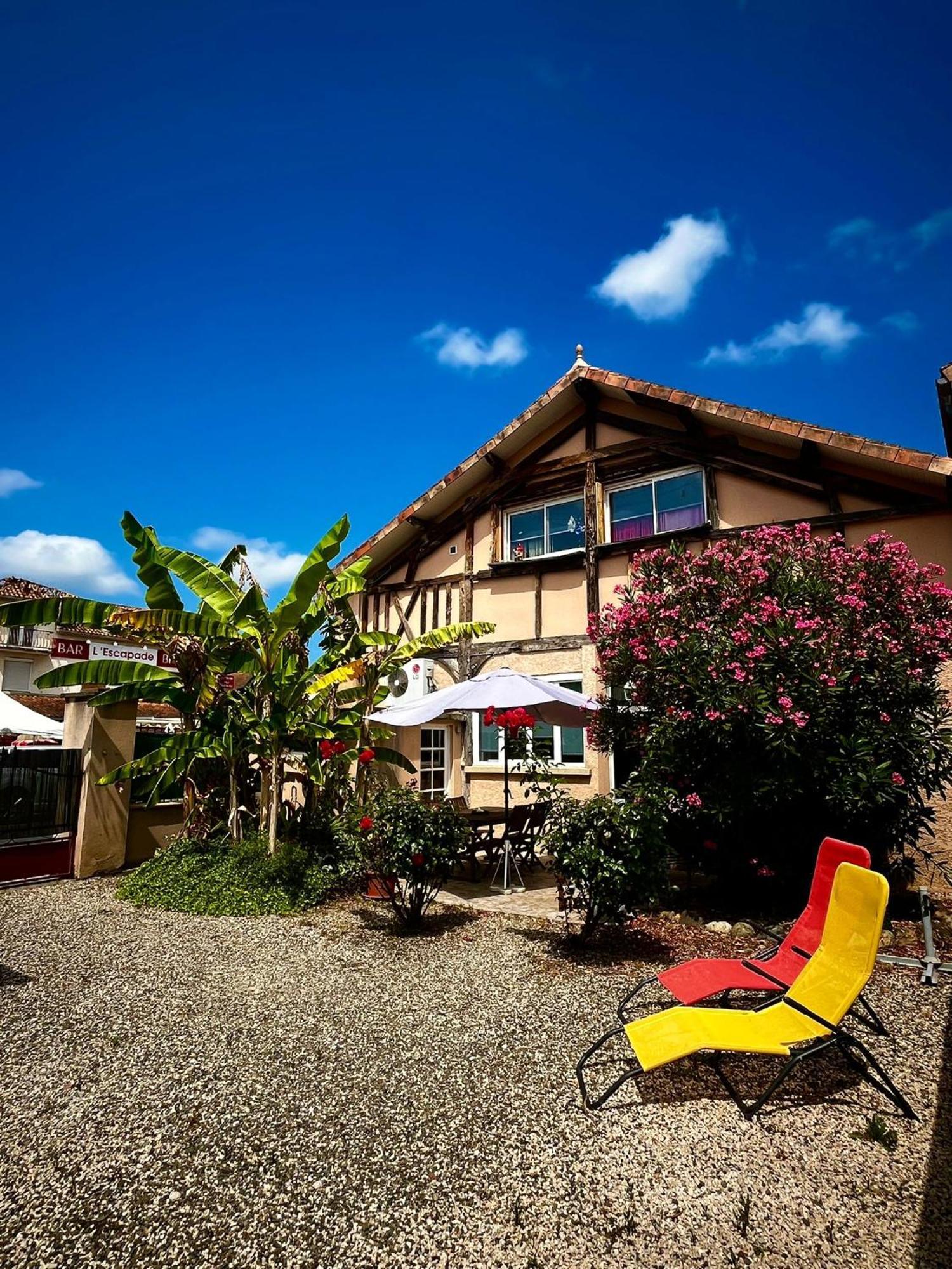 Meuble 3 Etoiles Dans Un Petit Village Du Gers Villecomtal-Sur-Arros Extérieur photo